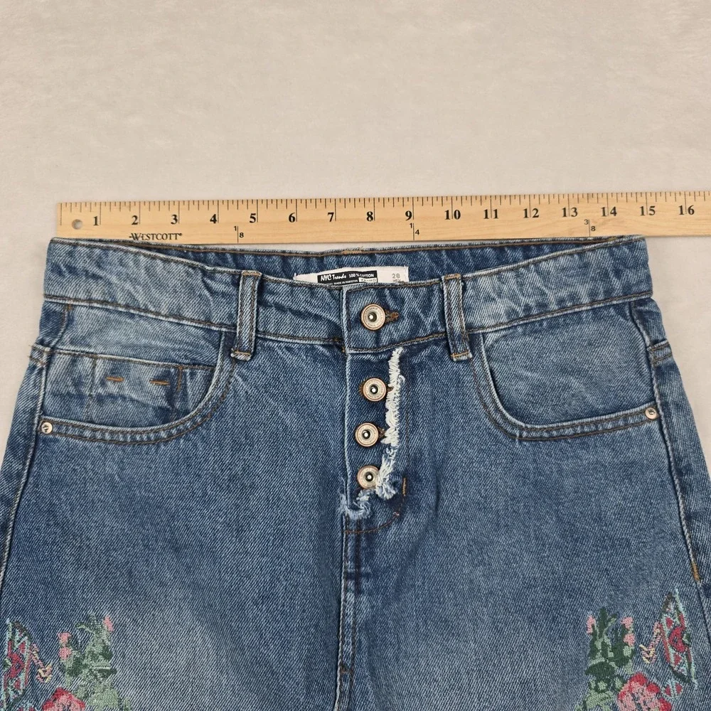 NYC Trends Women's Size Medium Embroidered Floral Denim Skirt NWOT‎
